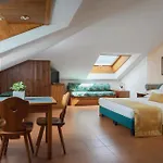 מלון Cristallo 4*